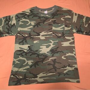 Vintage MADE IN THE U.S.A. Camouflage Single Stitch T-Shirt with Pocket
